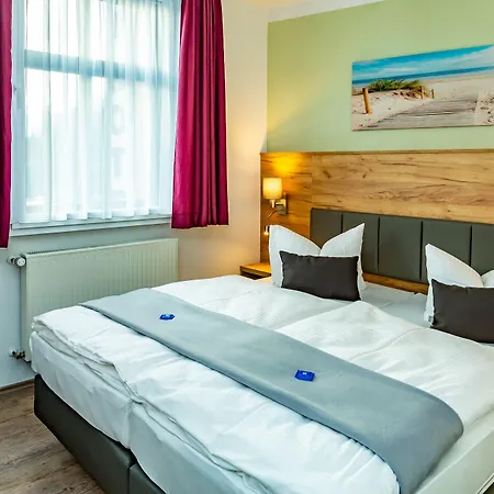 City-hotel-wolgast Отель
